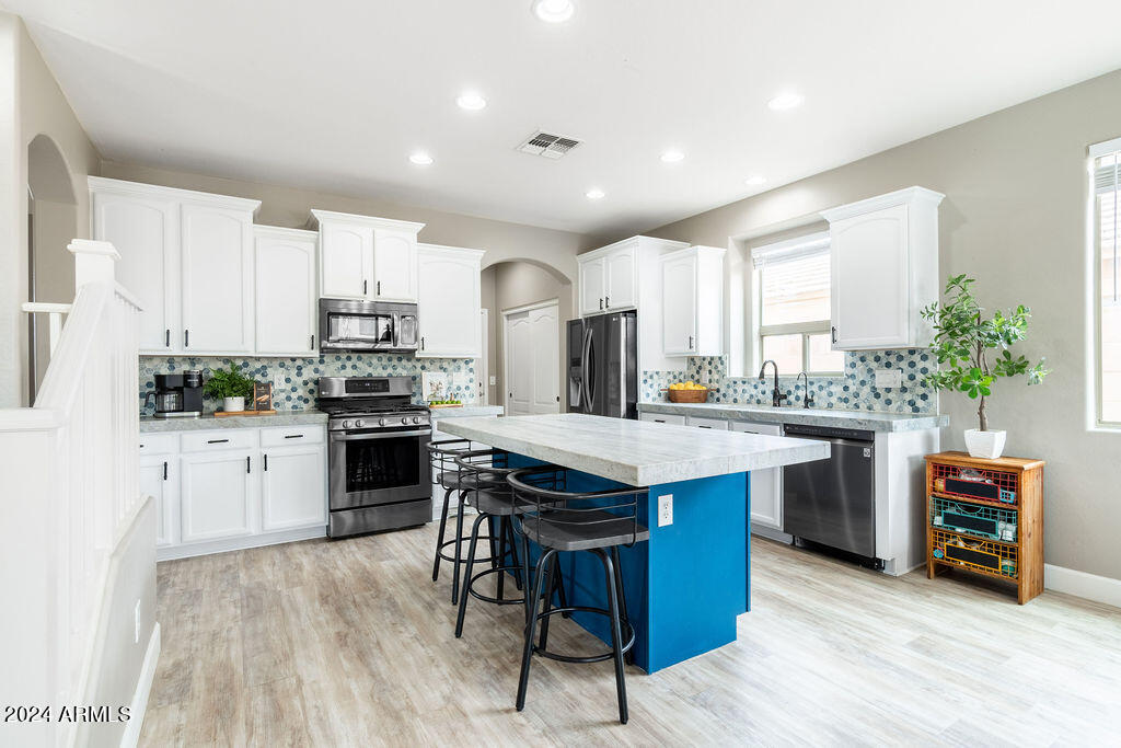 2409 E RUSTLING OAKS Lane