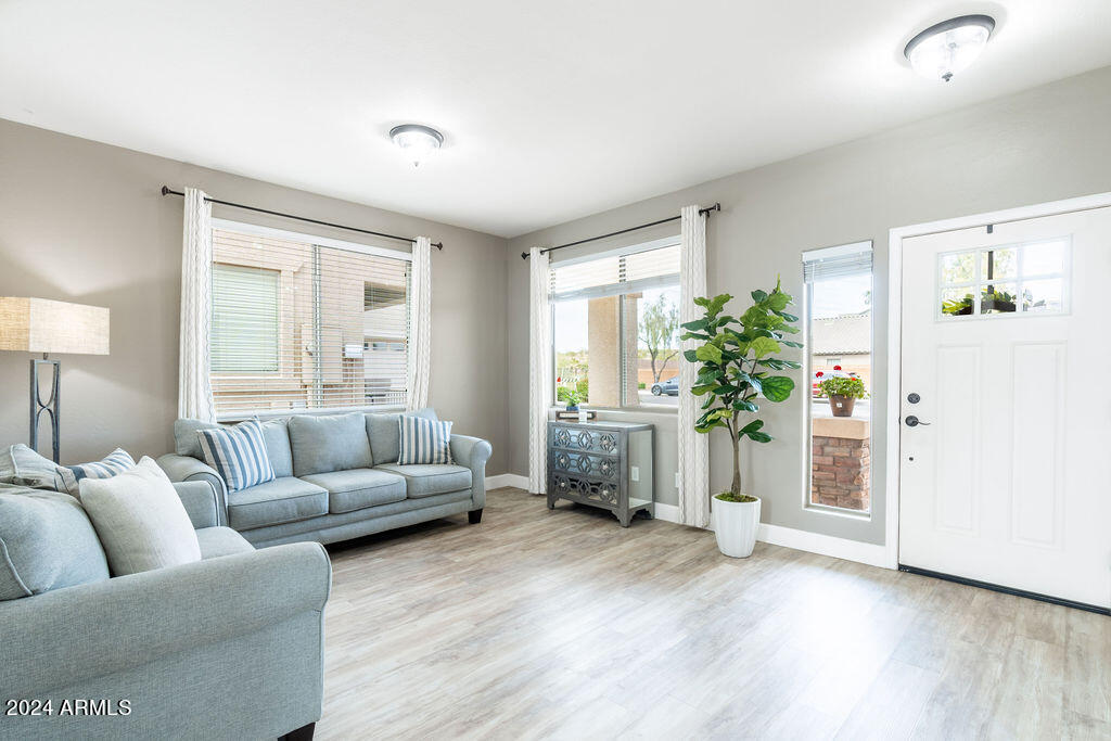 2409 E RUSTLING OAKS Lane