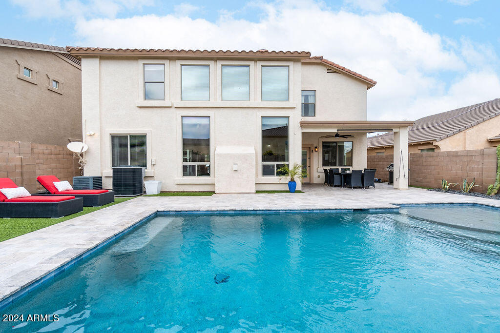 2409 E RUSTLING OAKS Lane