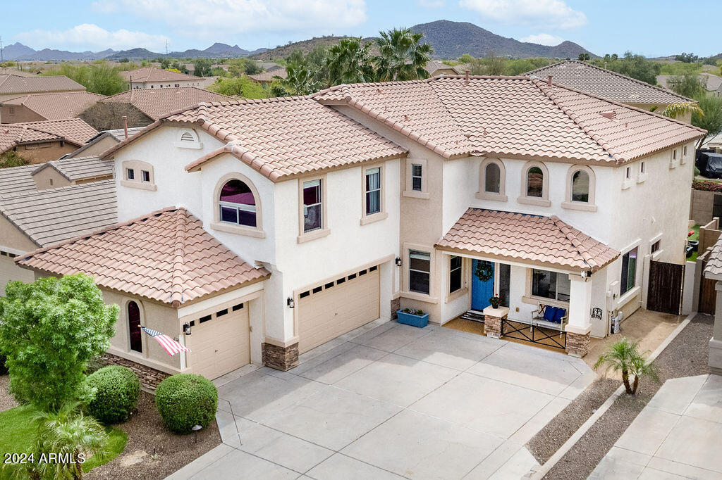 2409 E RUSTLING OAKS Lane