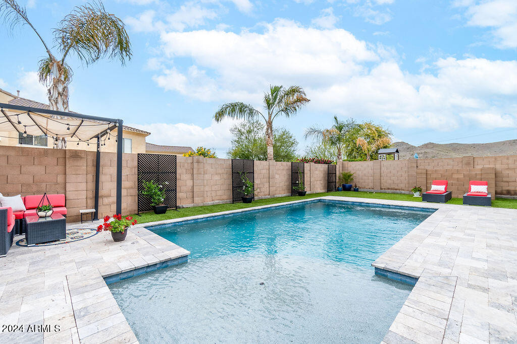 2409 E RUSTLING OAKS Lane