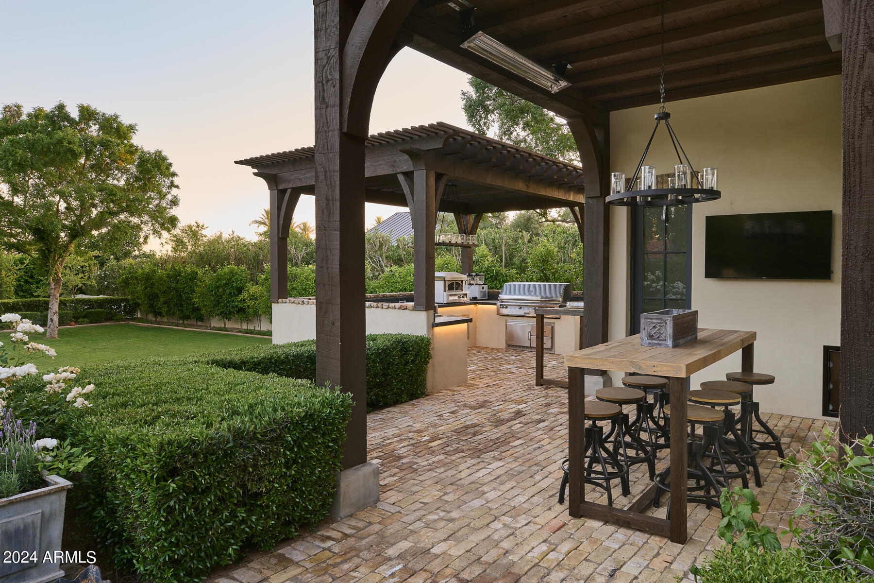 6039 E MARIPOSA Street