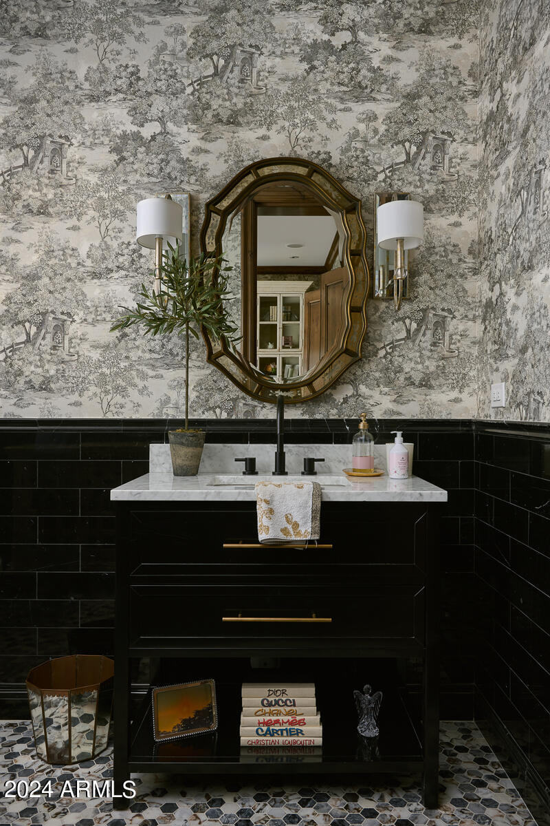 6039 E MARIPOSA Street