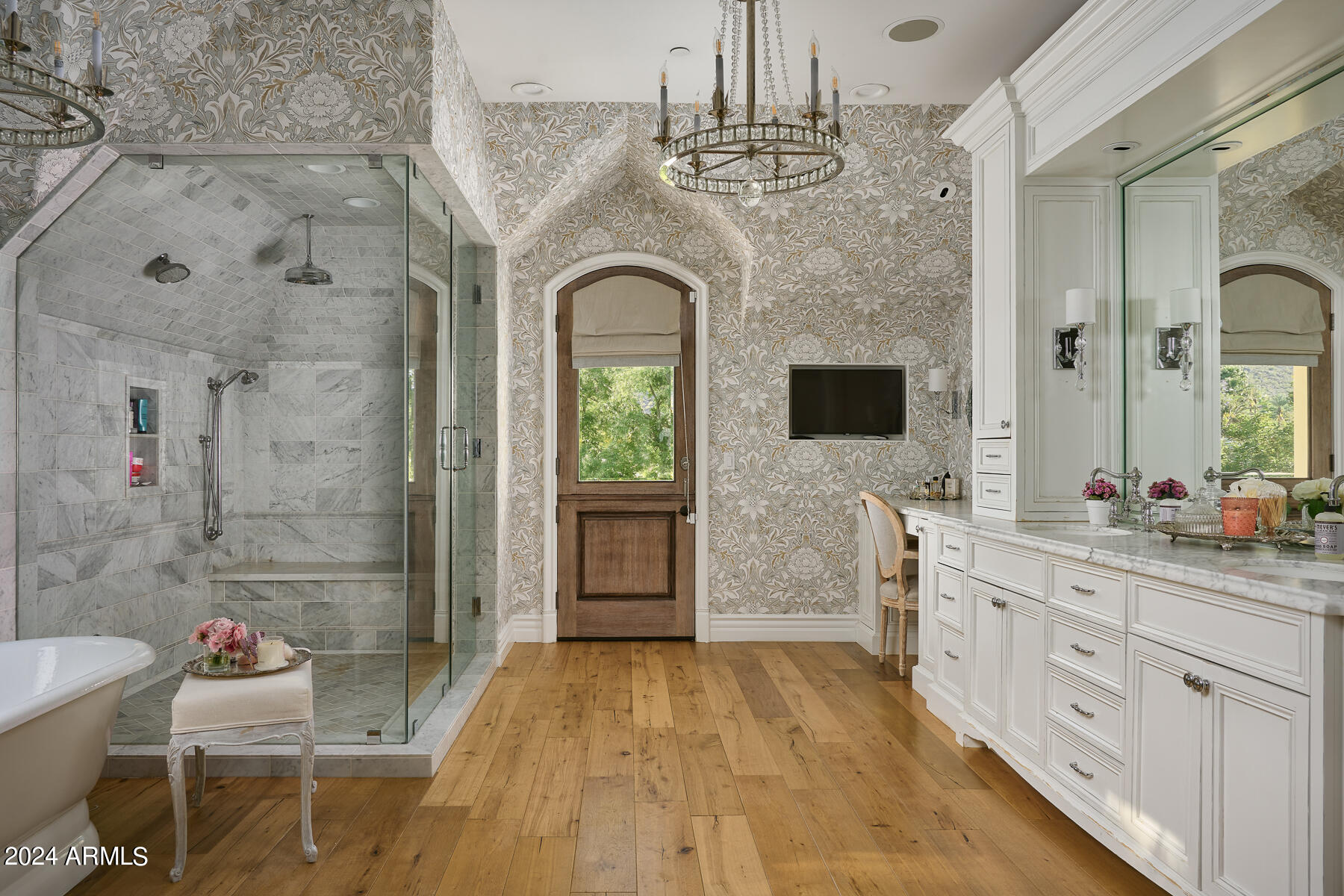 6039 E MARIPOSA Street