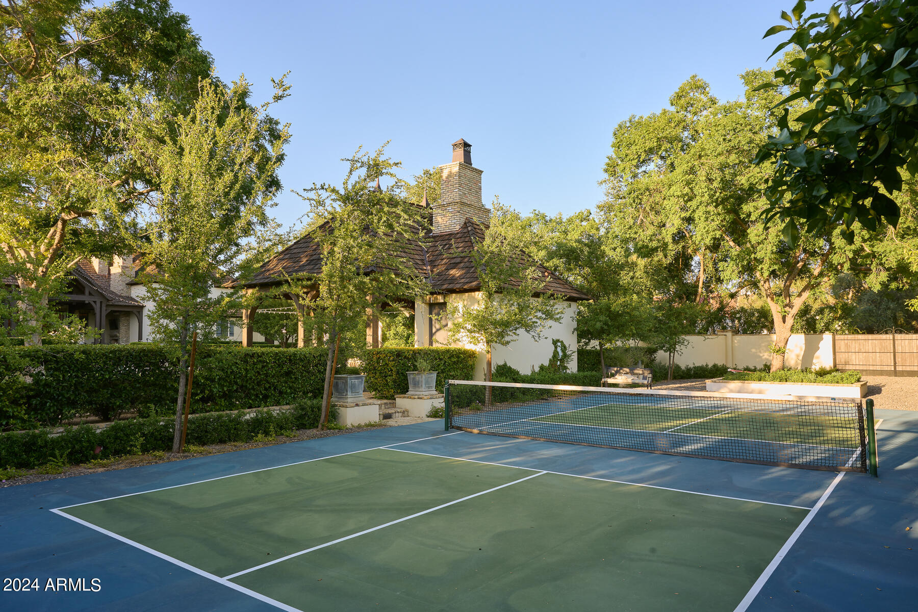 6039 E MARIPOSA Street