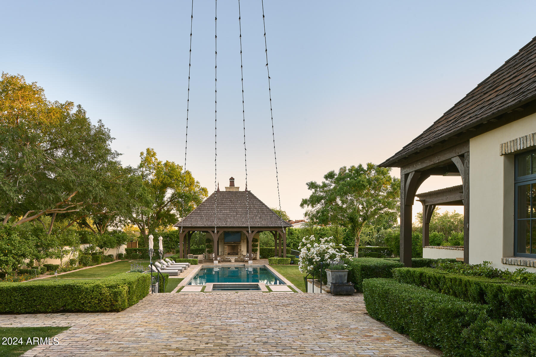 6039 E MARIPOSA Street