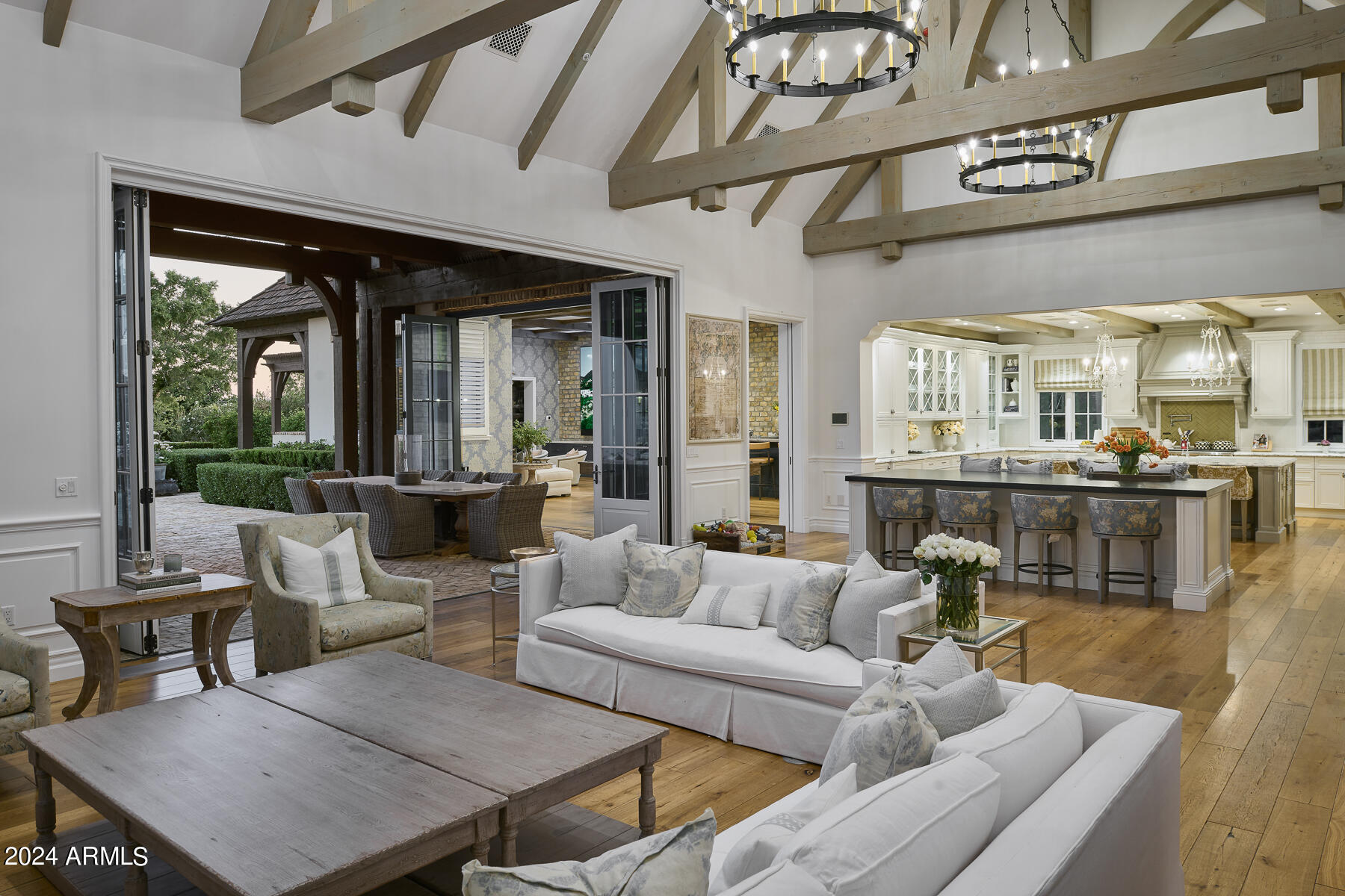 6039 E MARIPOSA Street