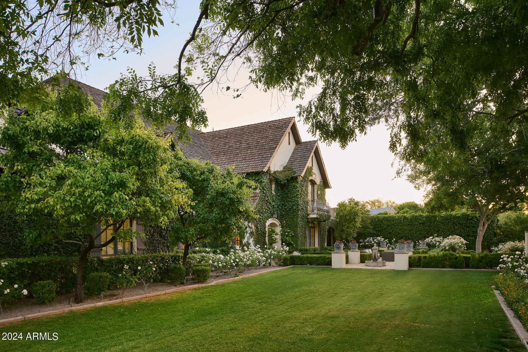 6039 E MARIPOSA Street