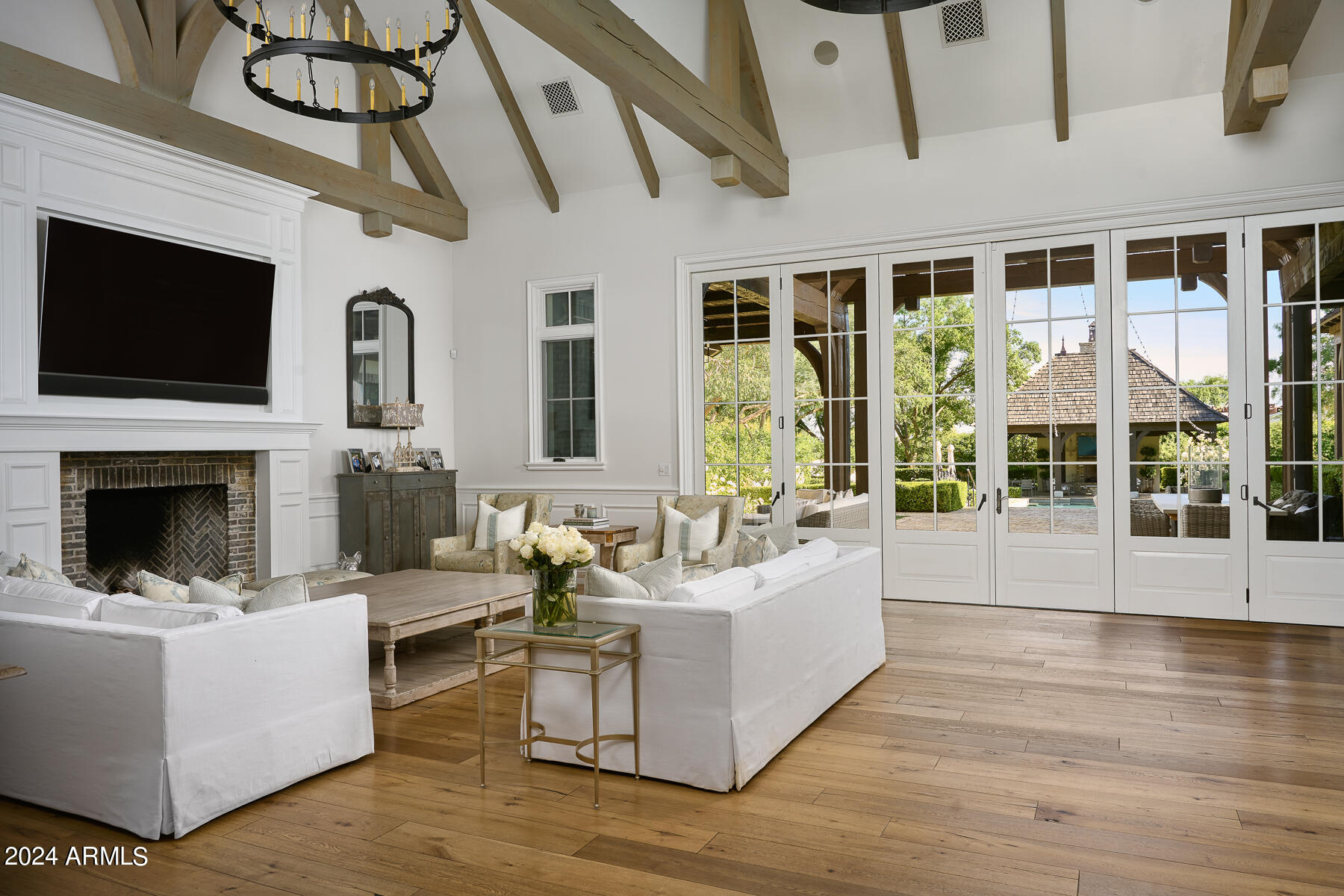 6039 E MARIPOSA Street