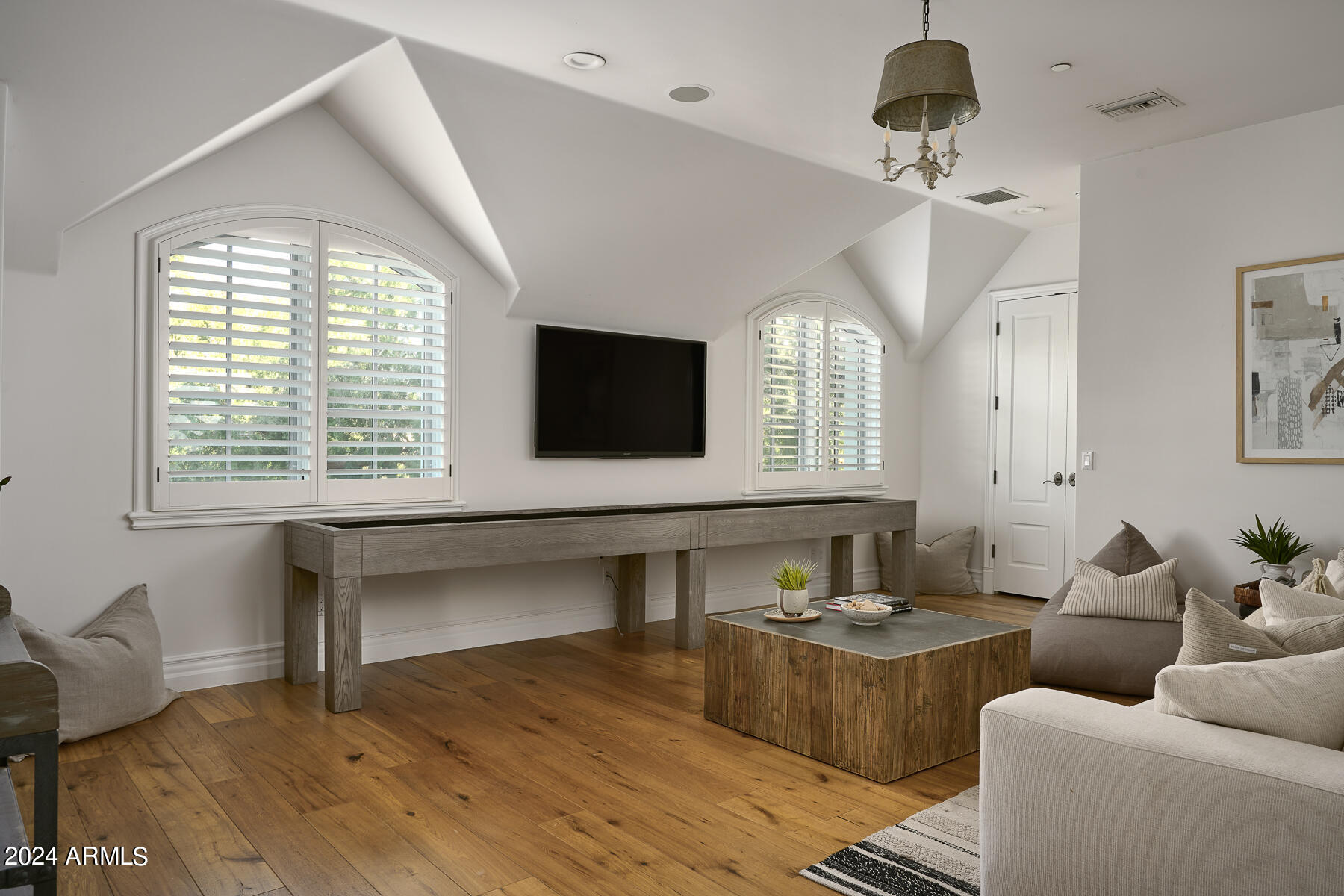 6039 E MARIPOSA Street