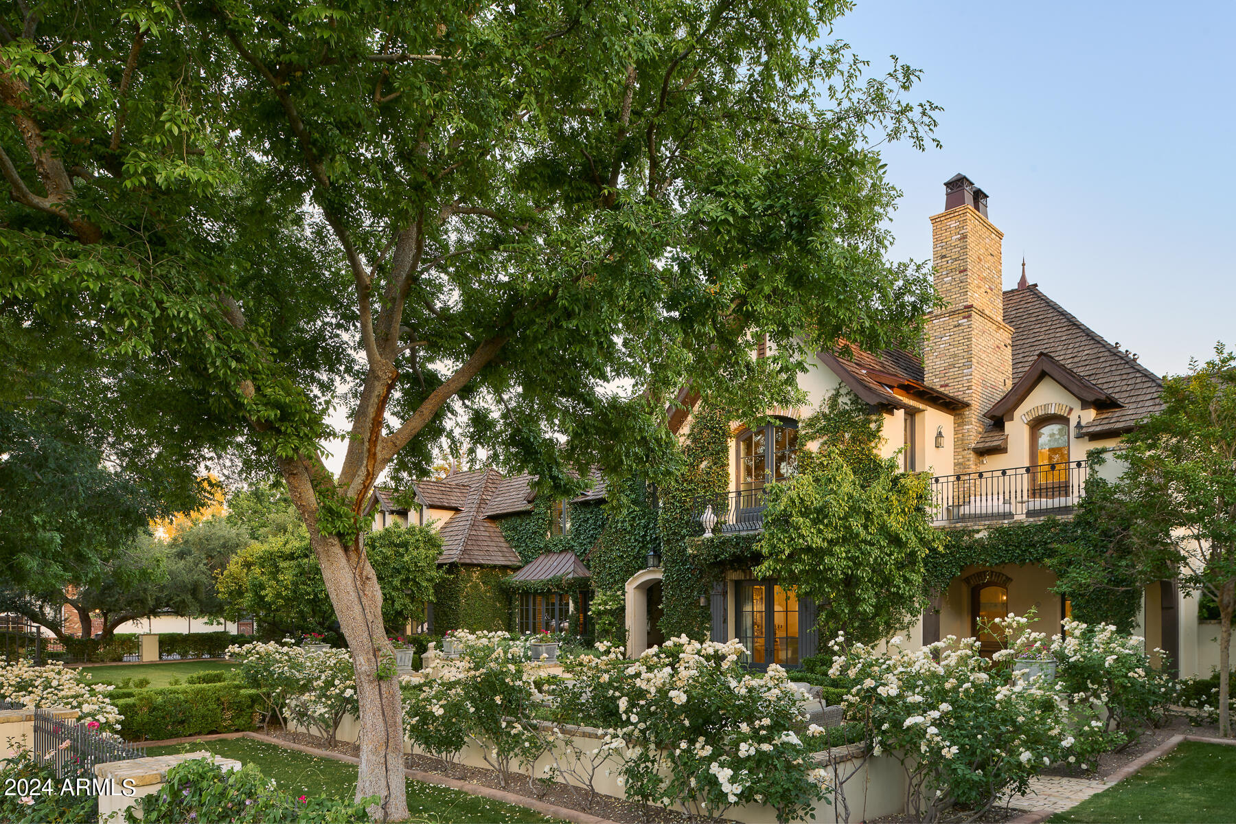 6039 E MARIPOSA Street