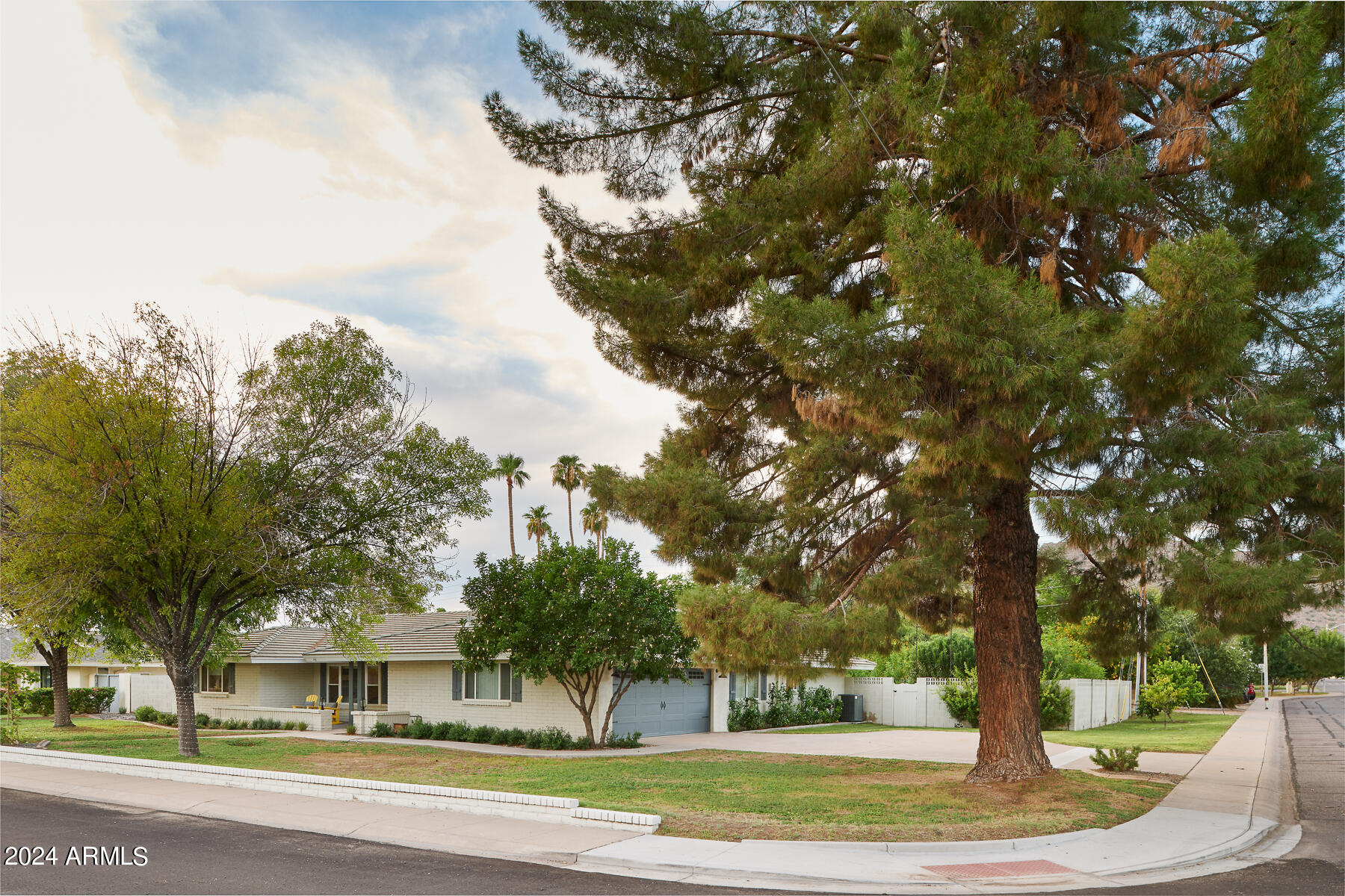 5952 E CALLE TUBERIA --