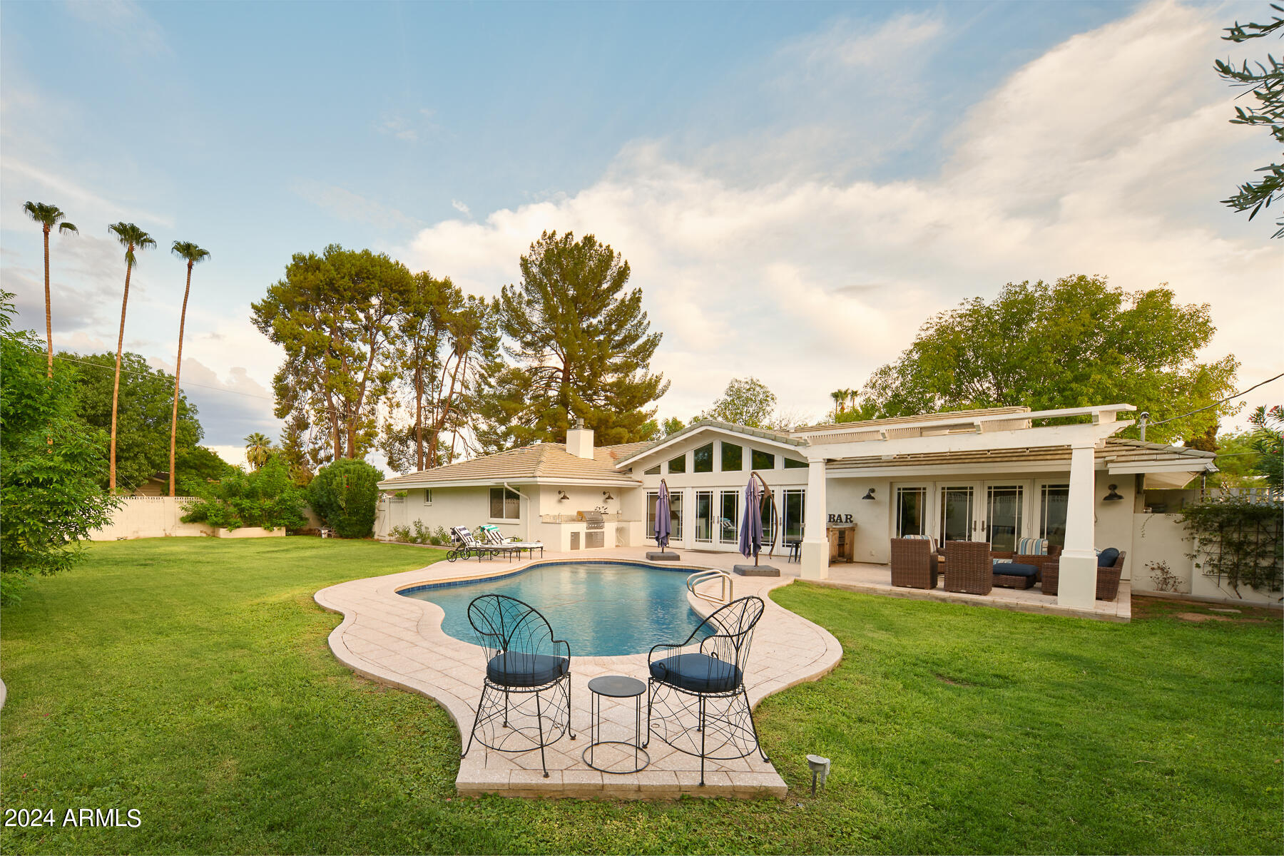 5952 E CALLE TUBERIA --