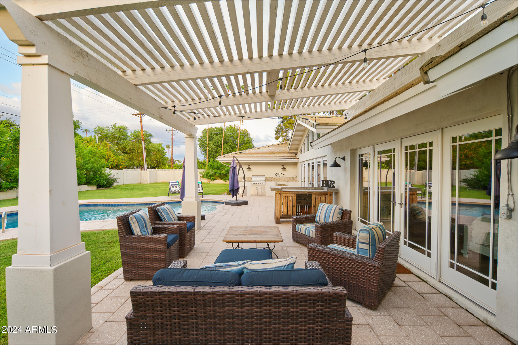 5952 E CALLE TUBERIA --