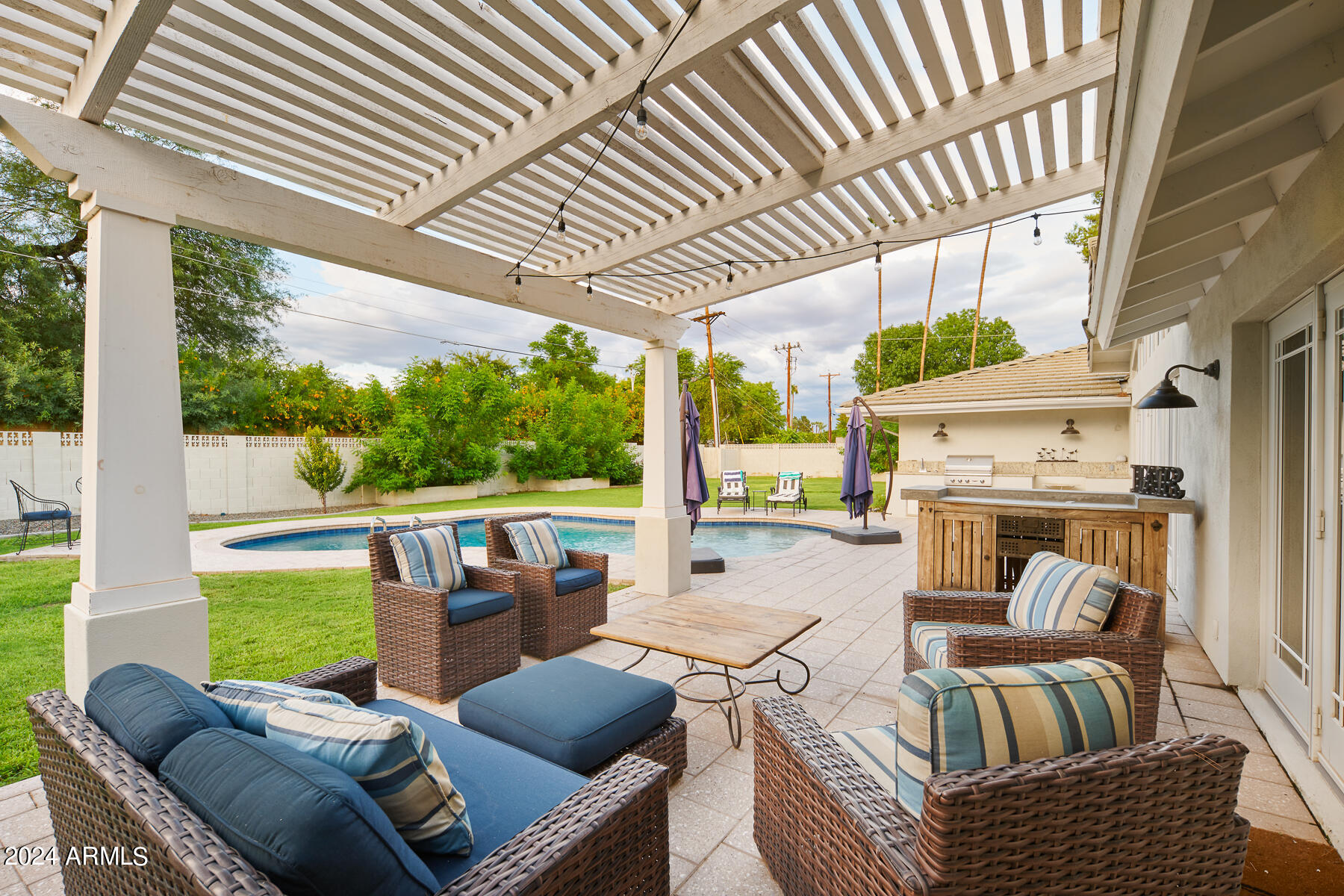 5952 E CALLE TUBERIA --