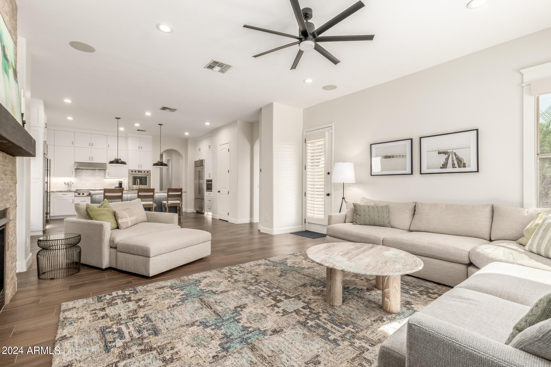 3533 E EXPEDITION Way