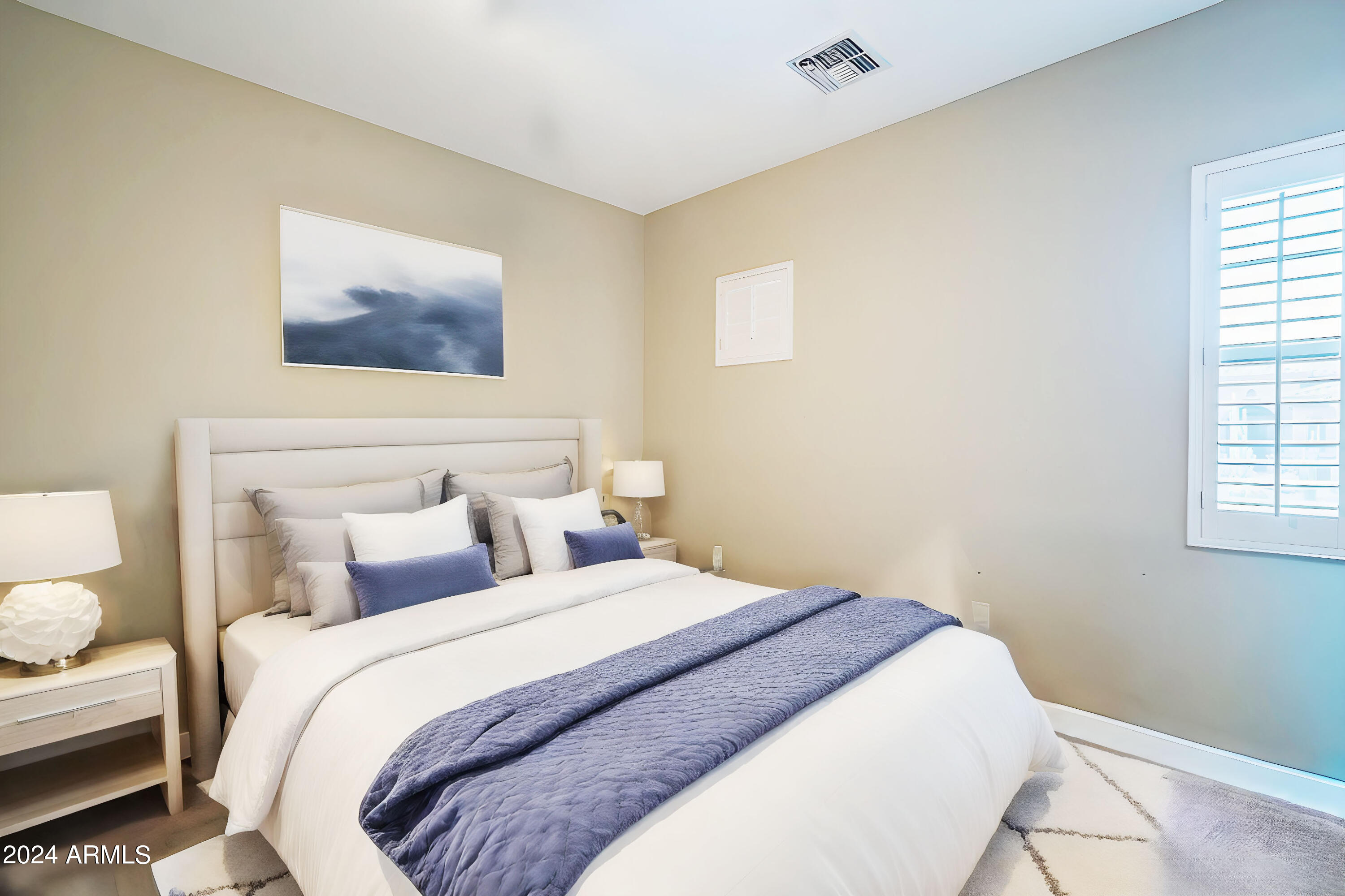 3533 E EXPEDITION Way