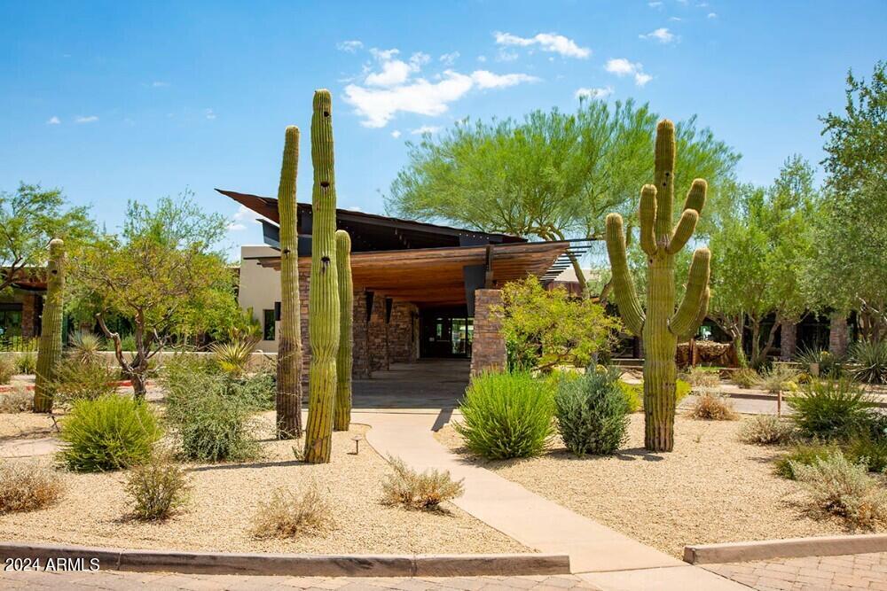 3533 E EXPEDITION Way