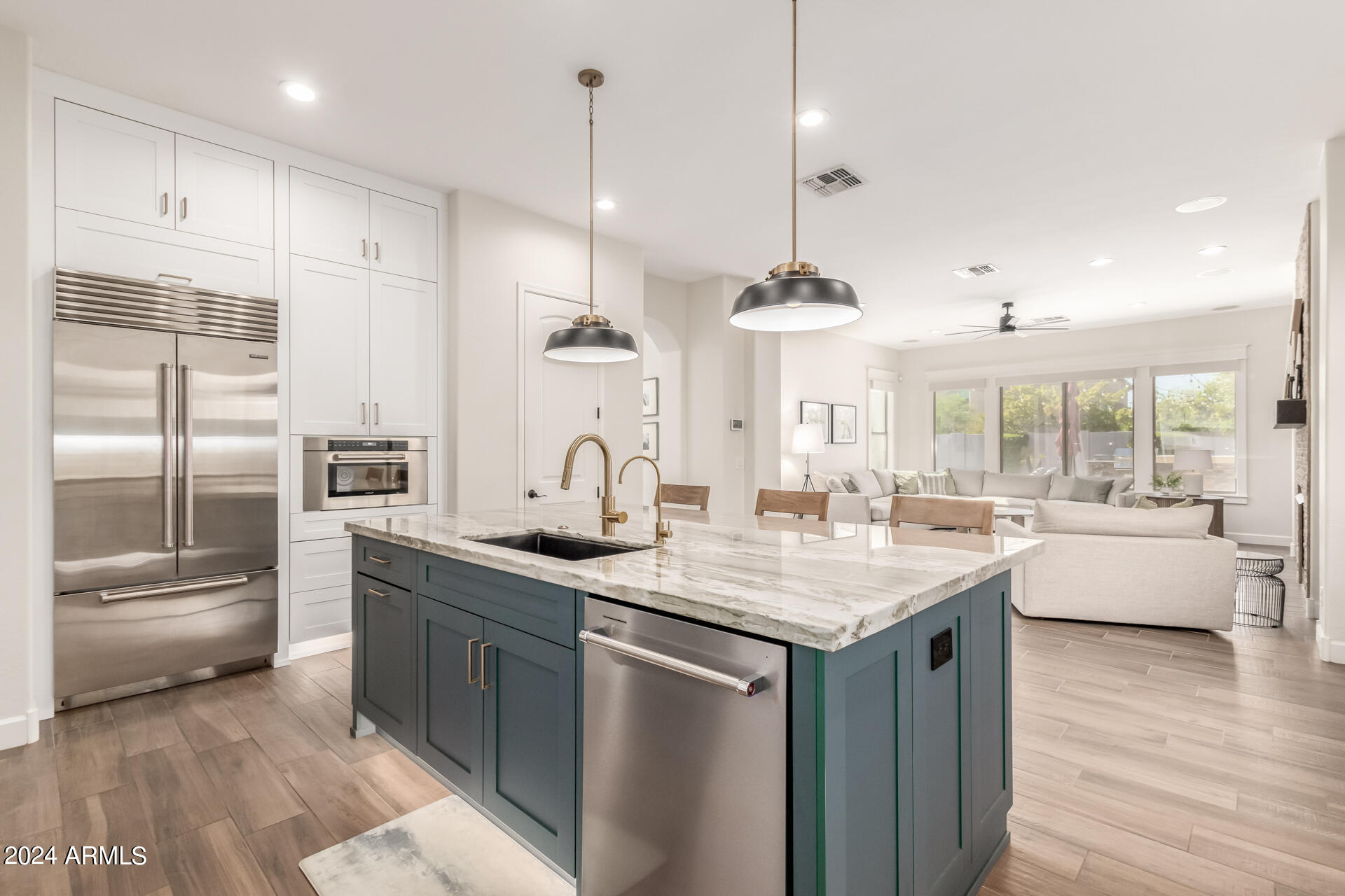 3533 E EXPEDITION Way