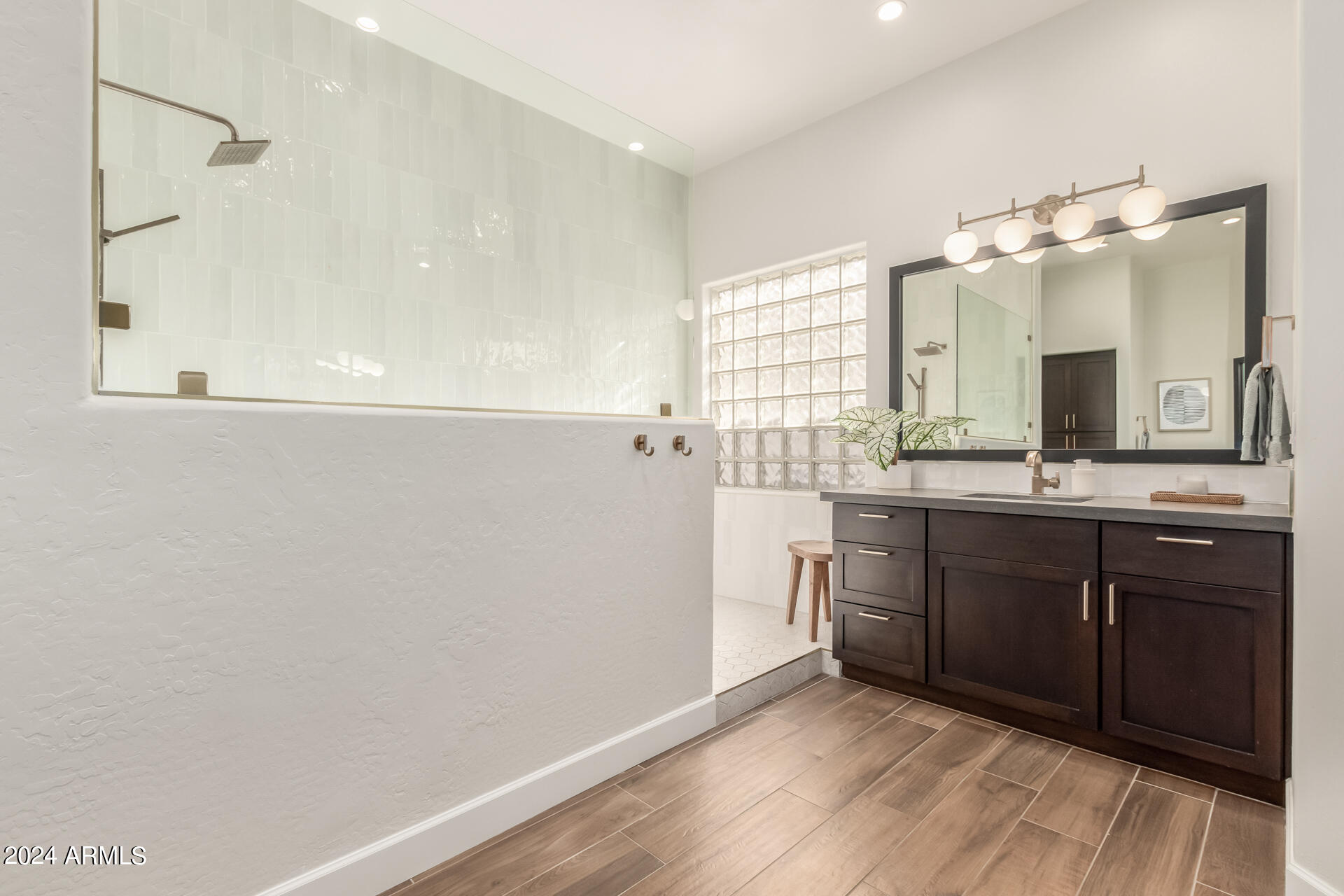 3533 E EXPEDITION Way