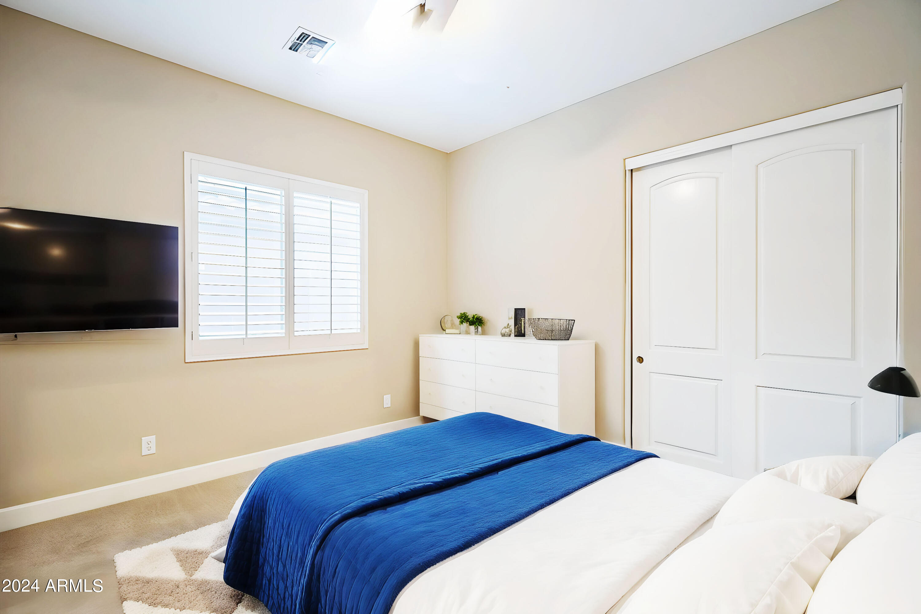 3533 E EXPEDITION Way