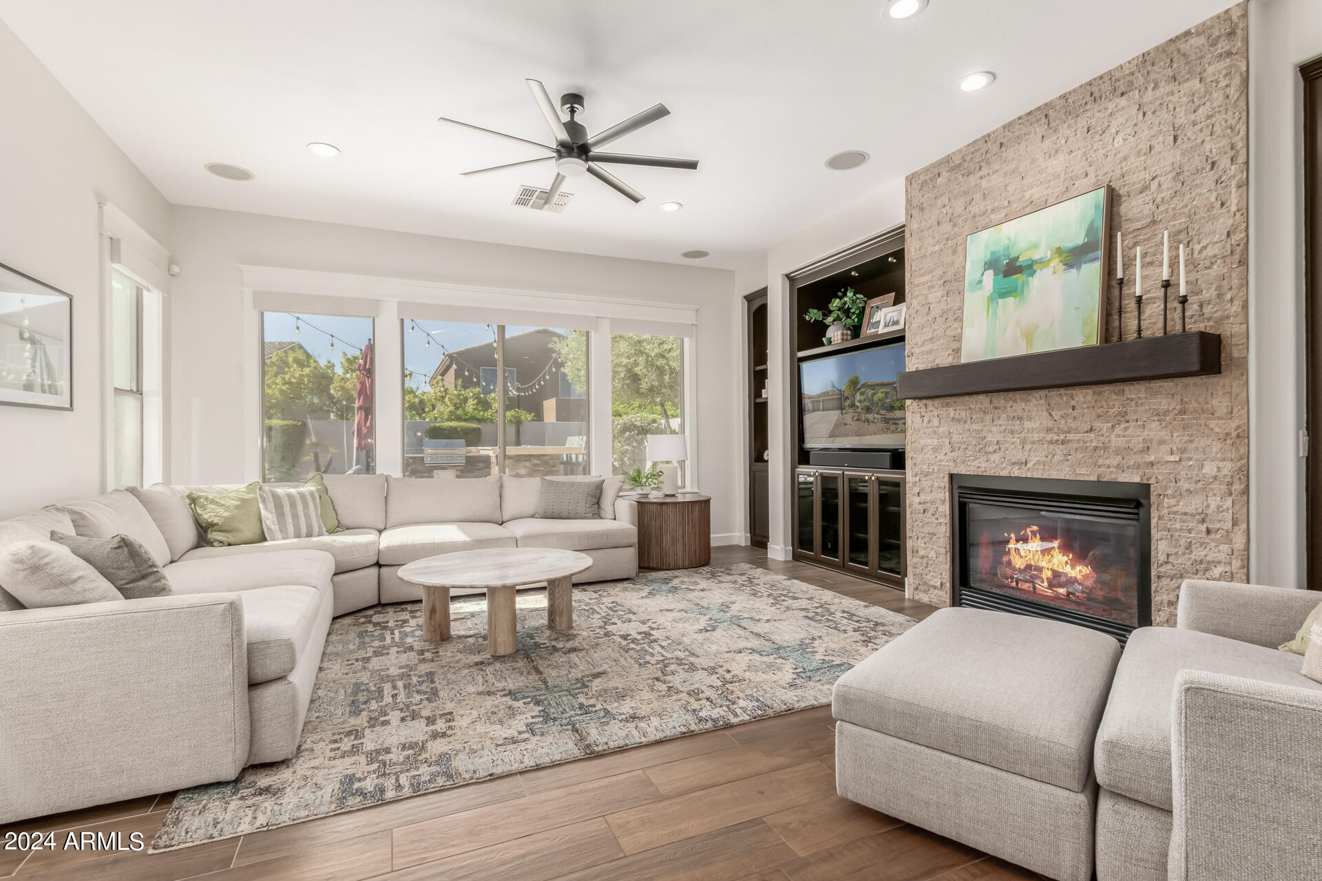 3533 E EXPEDITION Way