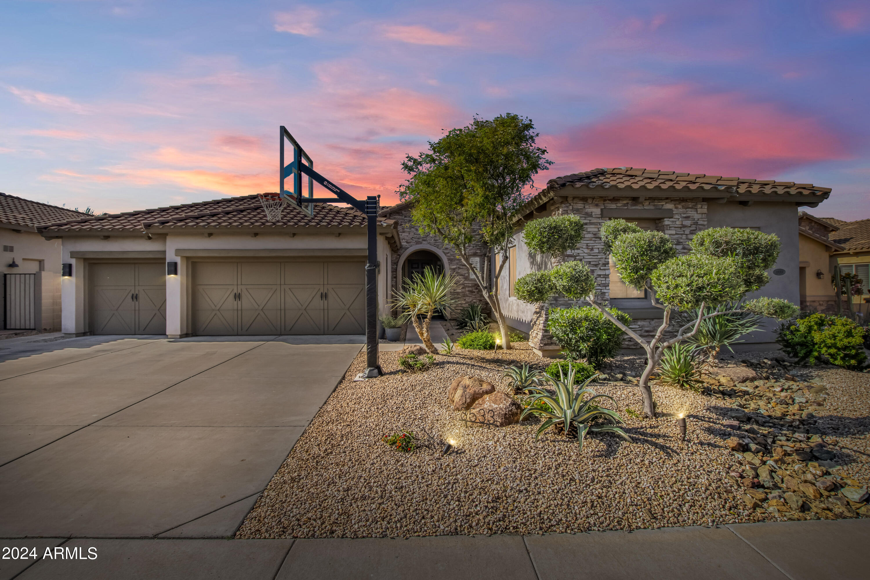 3533 E EXPEDITION Way