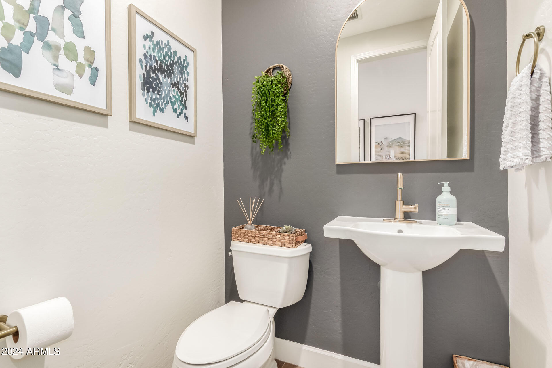 3533 E EXPEDITION Way