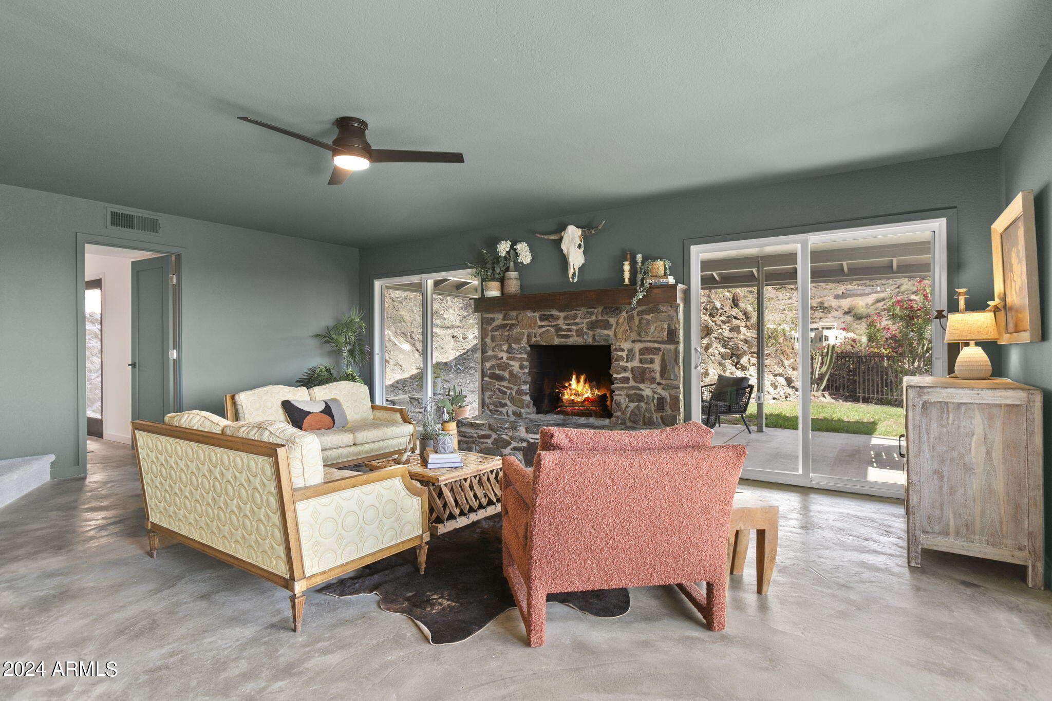 1734 E Gold Dust Avenue