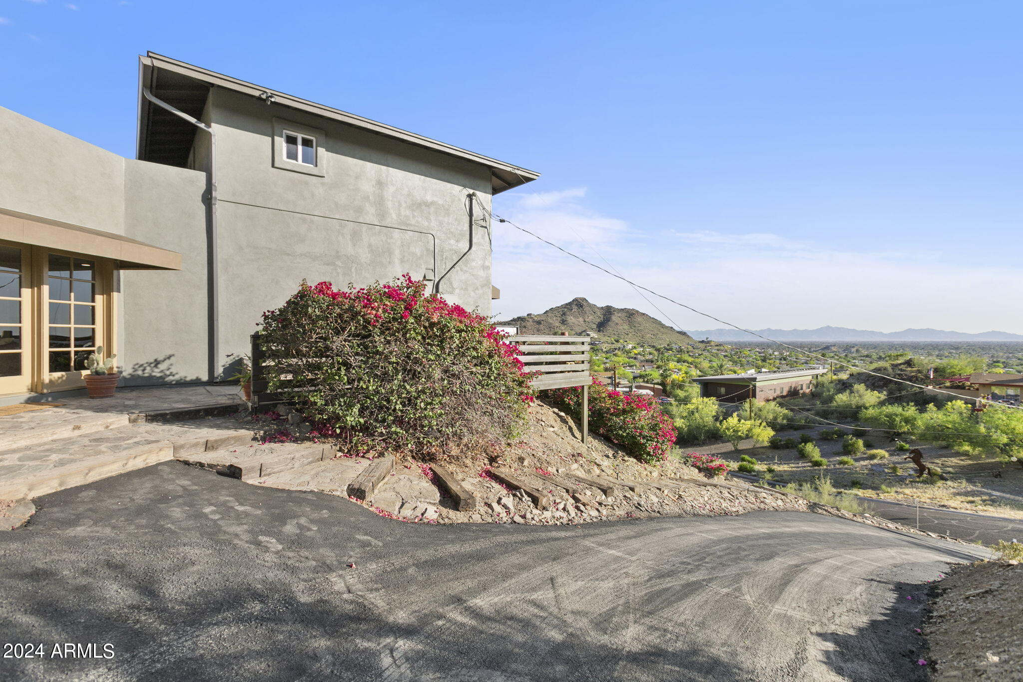 1734 E Gold Dust Avenue