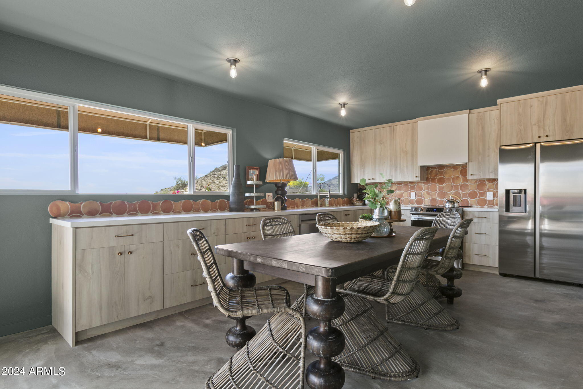 1734 E Gold Dust Avenue