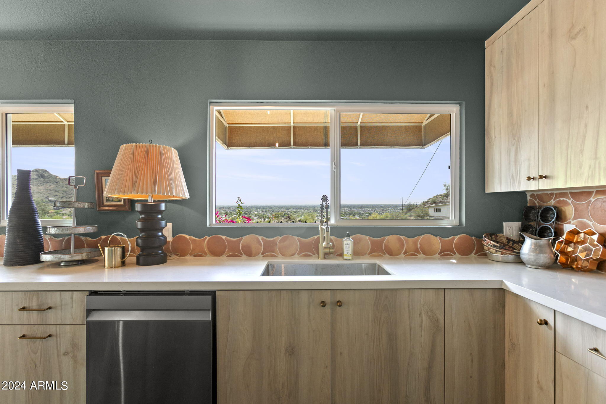 1734 E Gold Dust Avenue