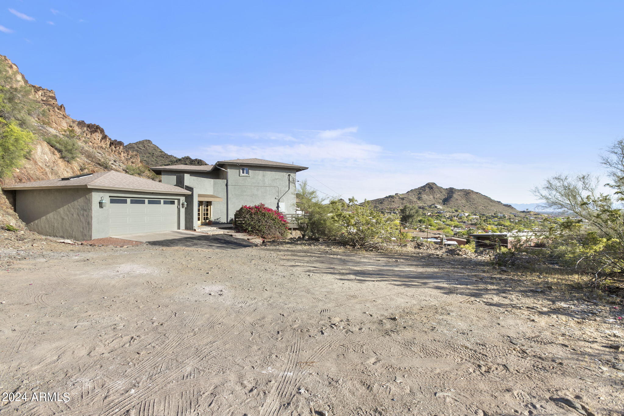 1734 E Gold Dust Avenue