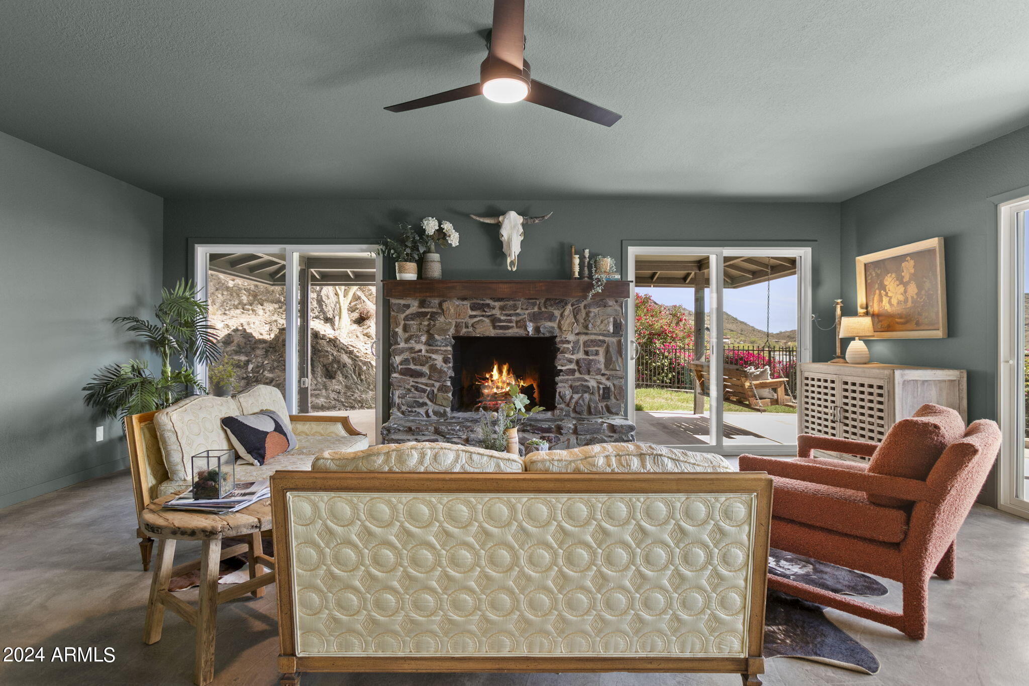 1734 E Gold Dust Avenue