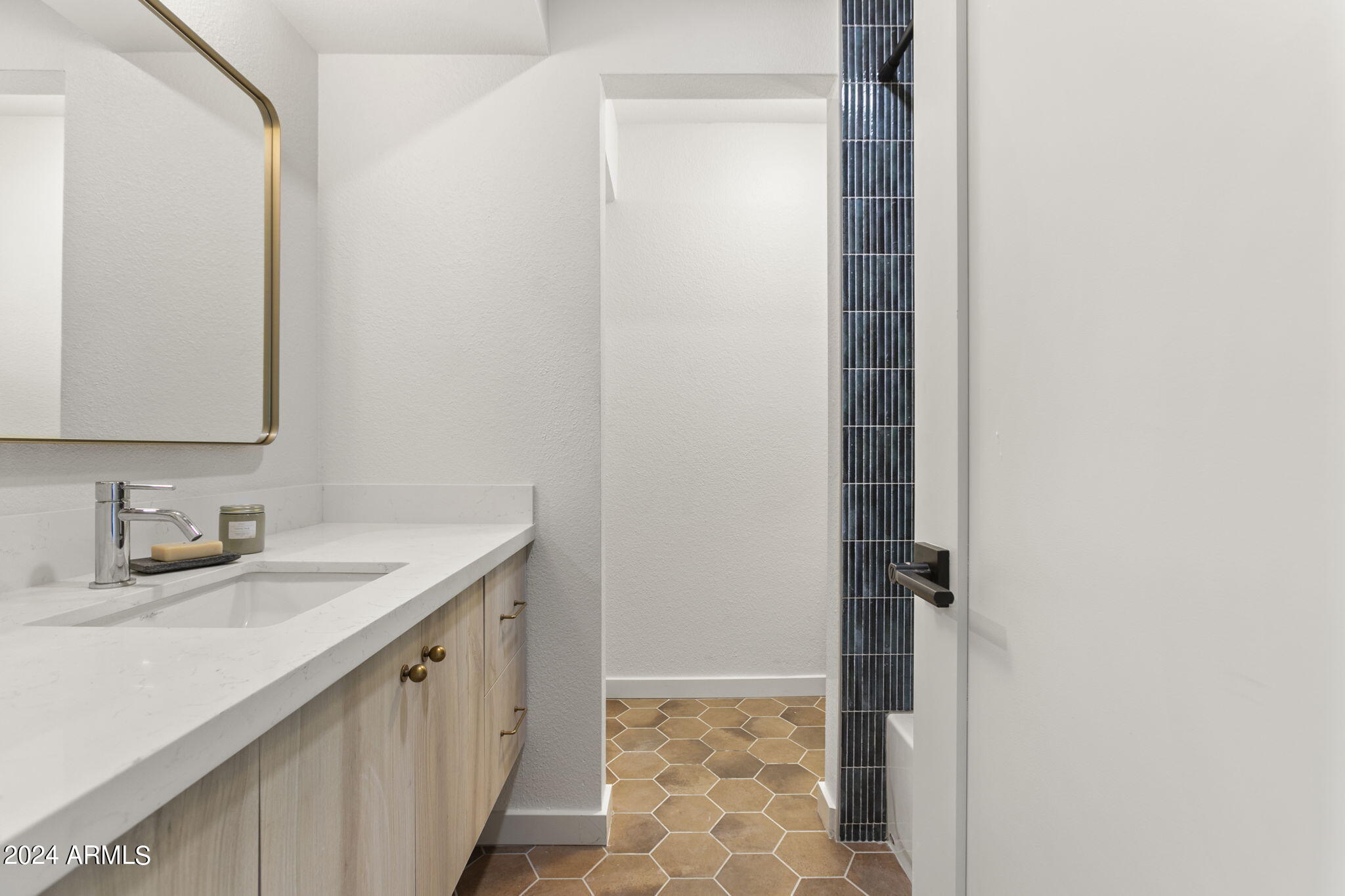 1734 E Gold Dust Avenue