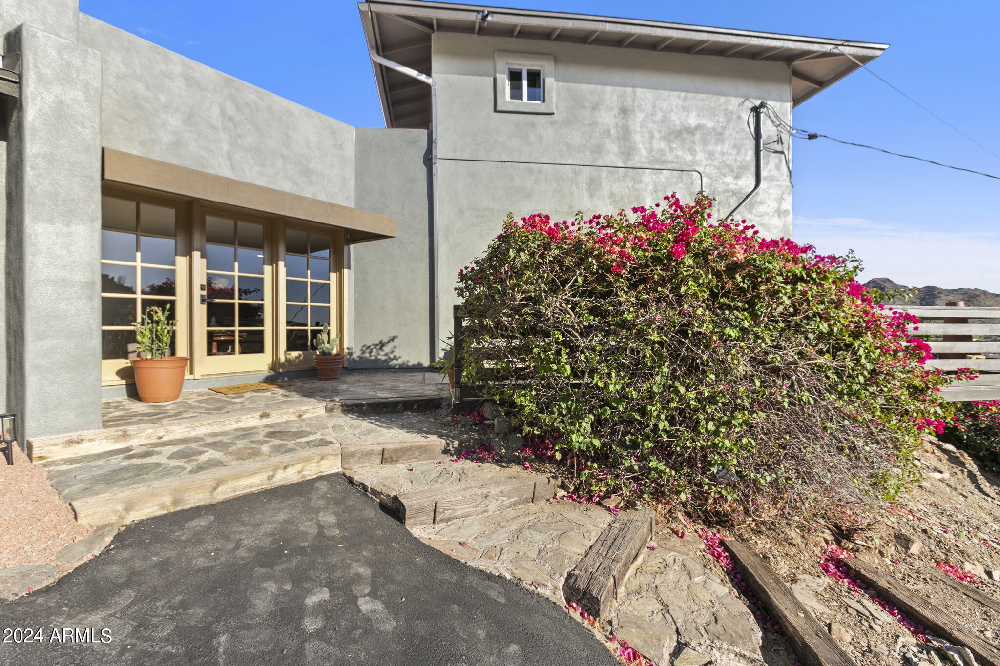 1734 E Gold Dust Avenue