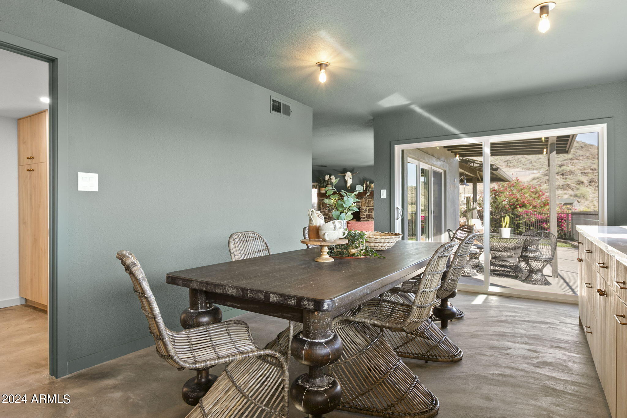 1734 E Gold Dust Avenue