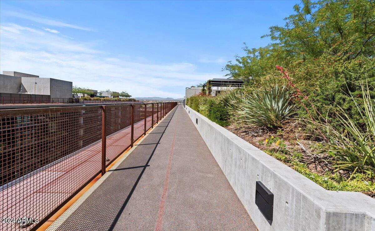7180 E KIERLAND Boulevard # 204