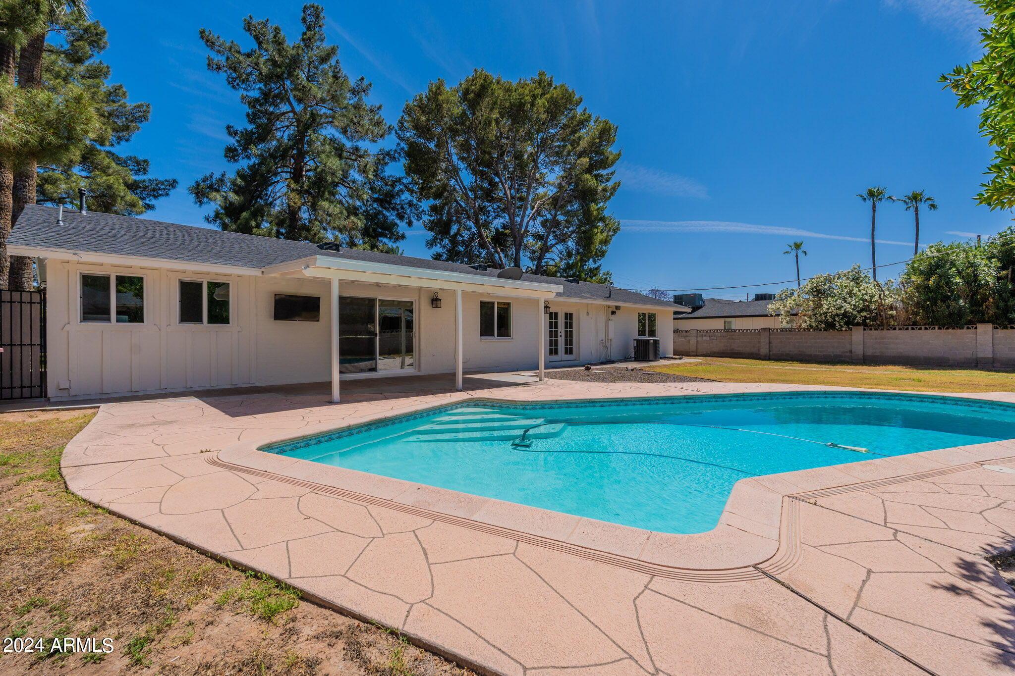 6438 E CALLE REDONDO --