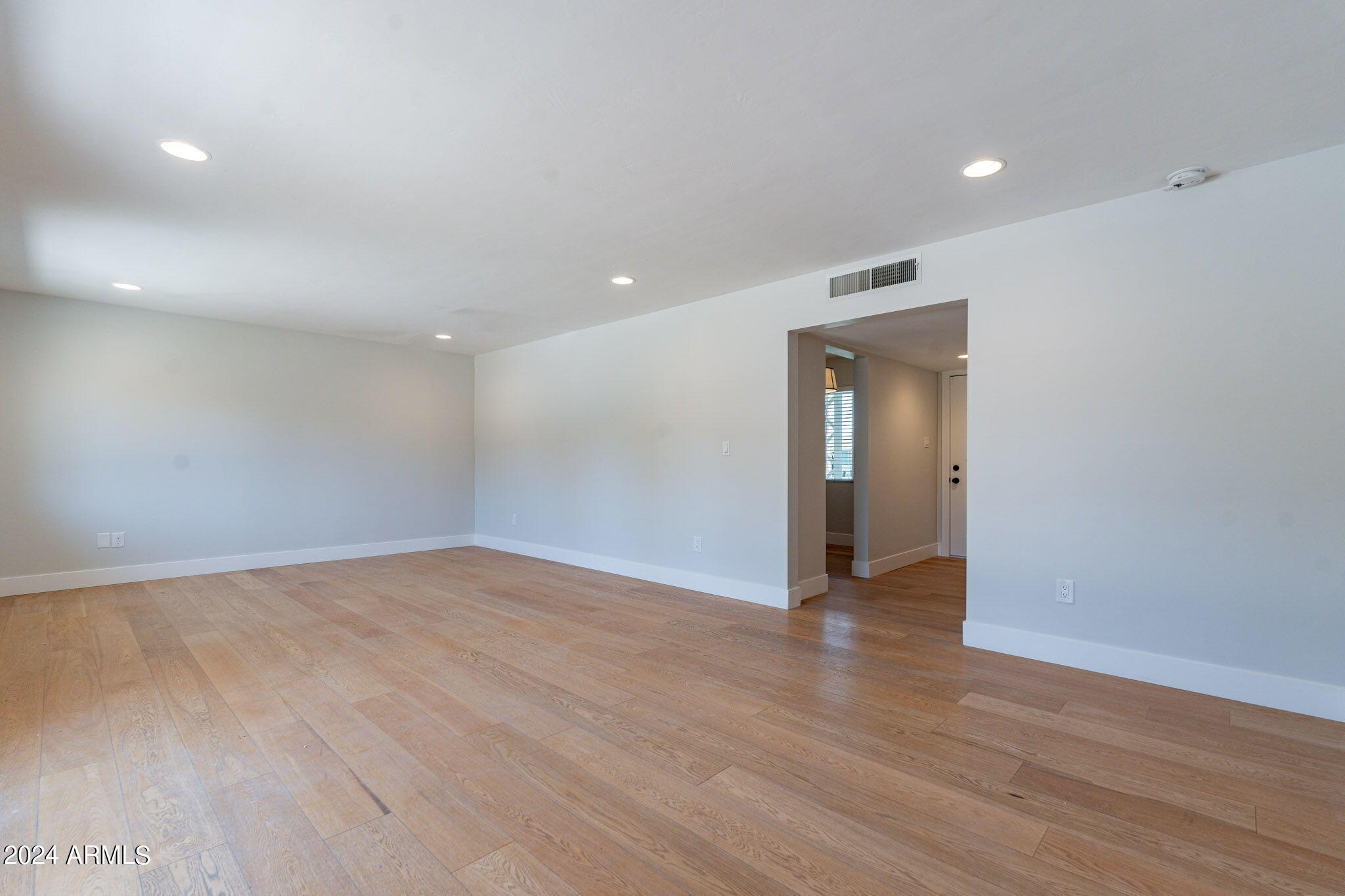 6438 E CALLE REDONDO --