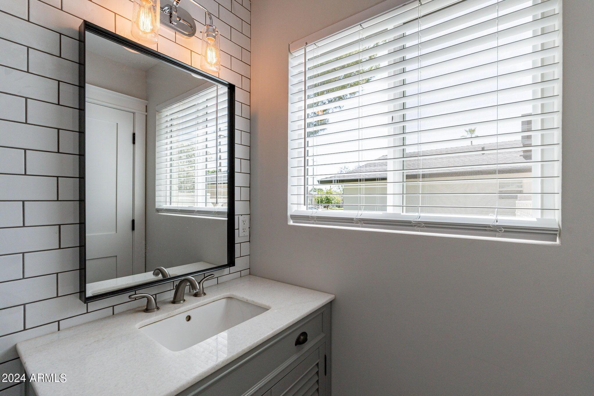 6438 E CALLE REDONDO --