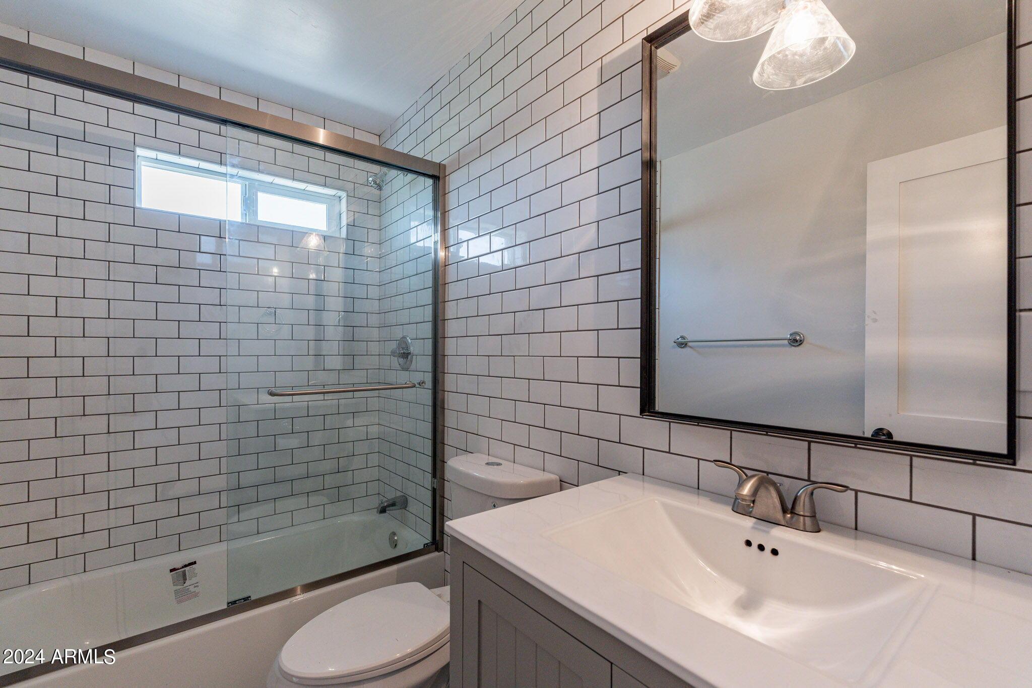 6438 E CALLE REDONDO --