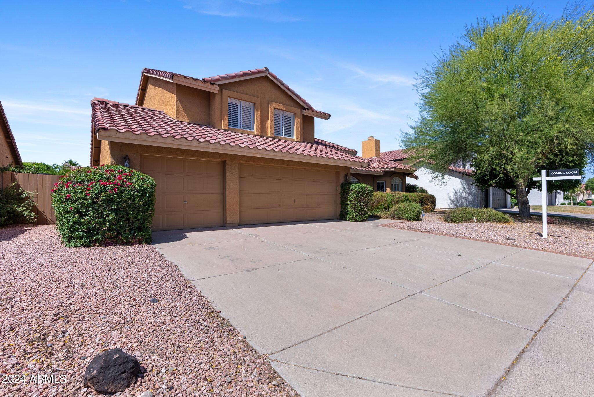 5658 E ACOMA Drive