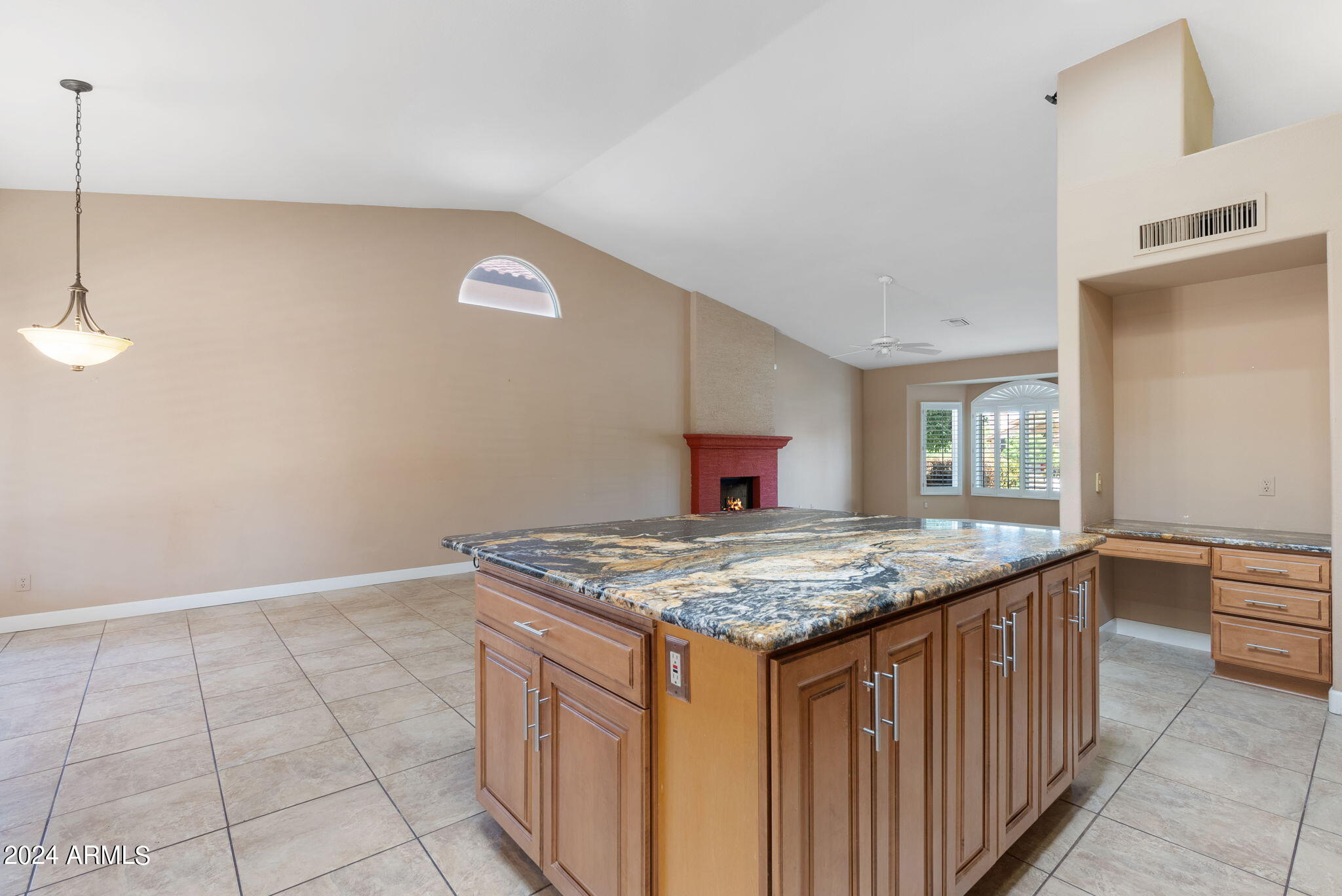 5658 E ACOMA Drive