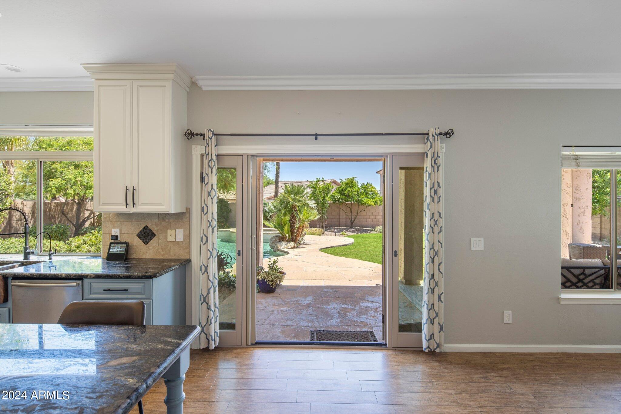 4909 E MICHELLE Drive