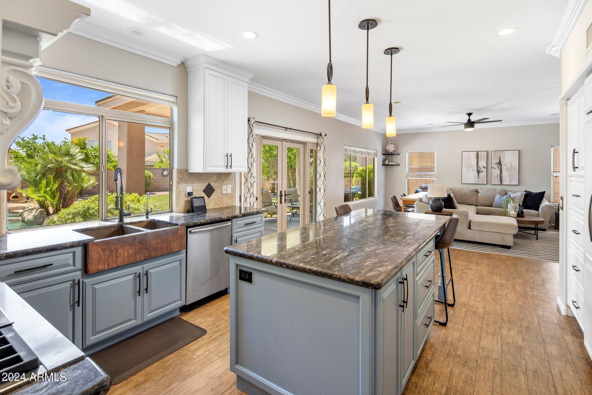 4909 E MICHELLE Drive