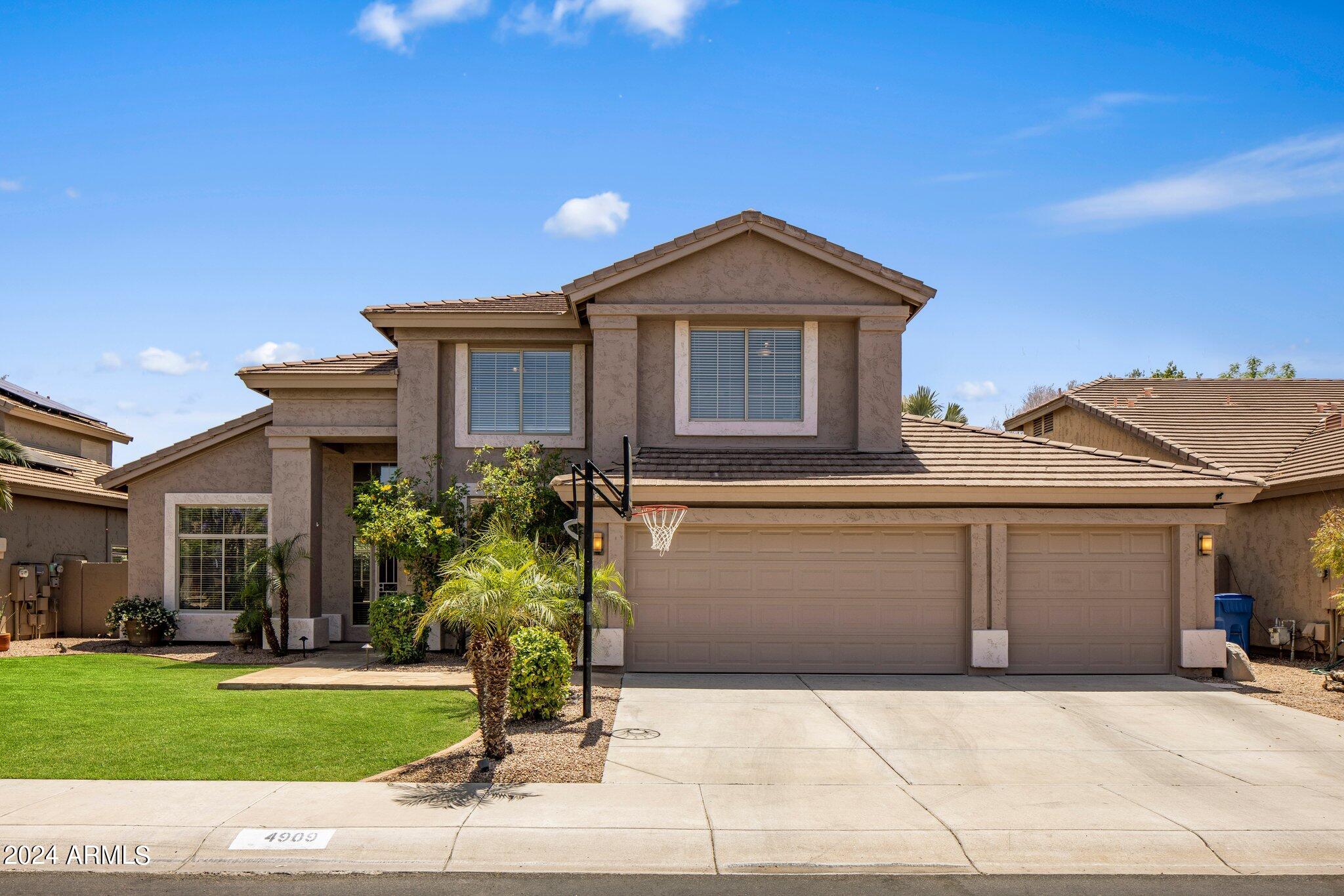 4909 E MICHELLE Drive