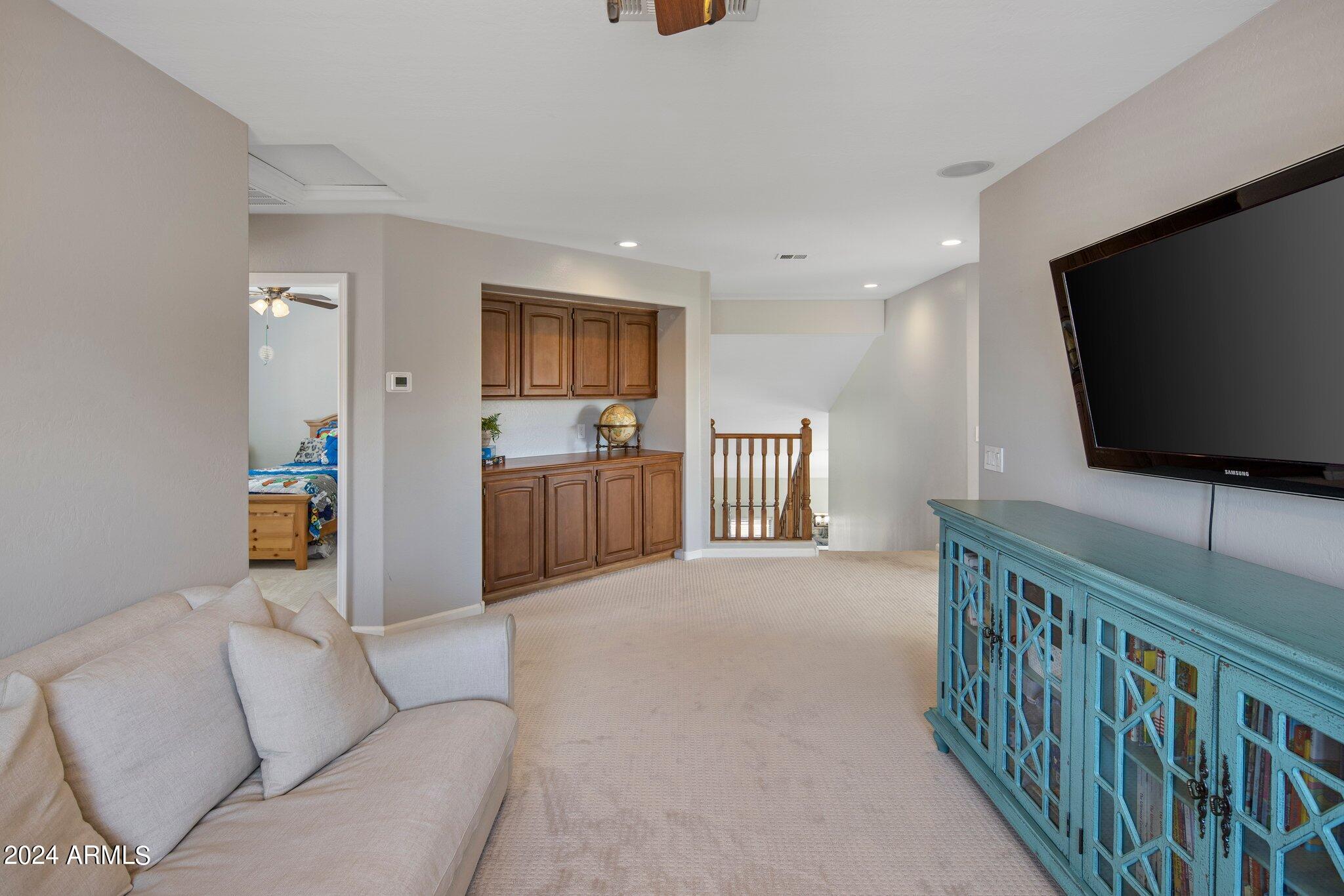 4909 E MICHELLE Drive