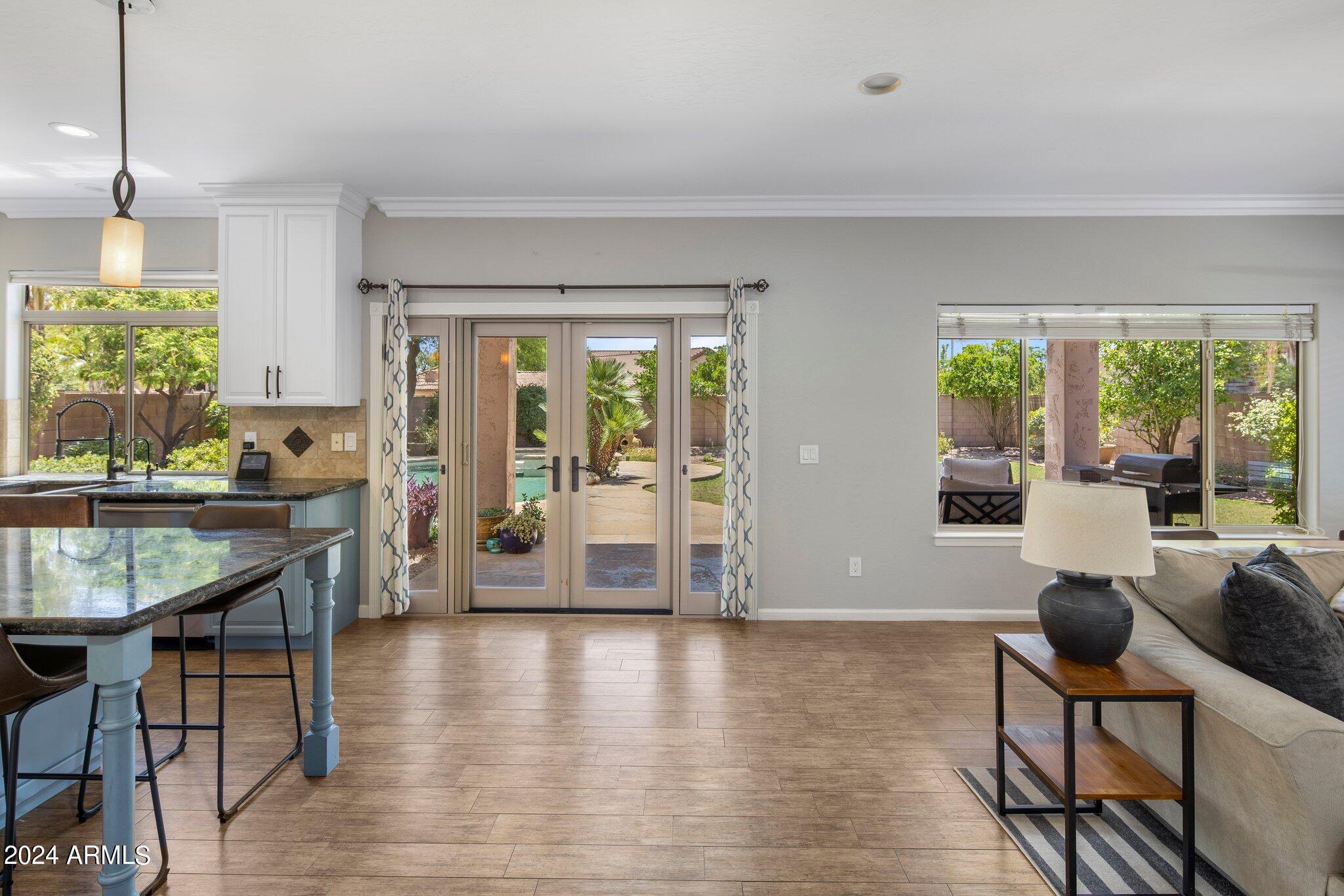 4909 E MICHELLE Drive