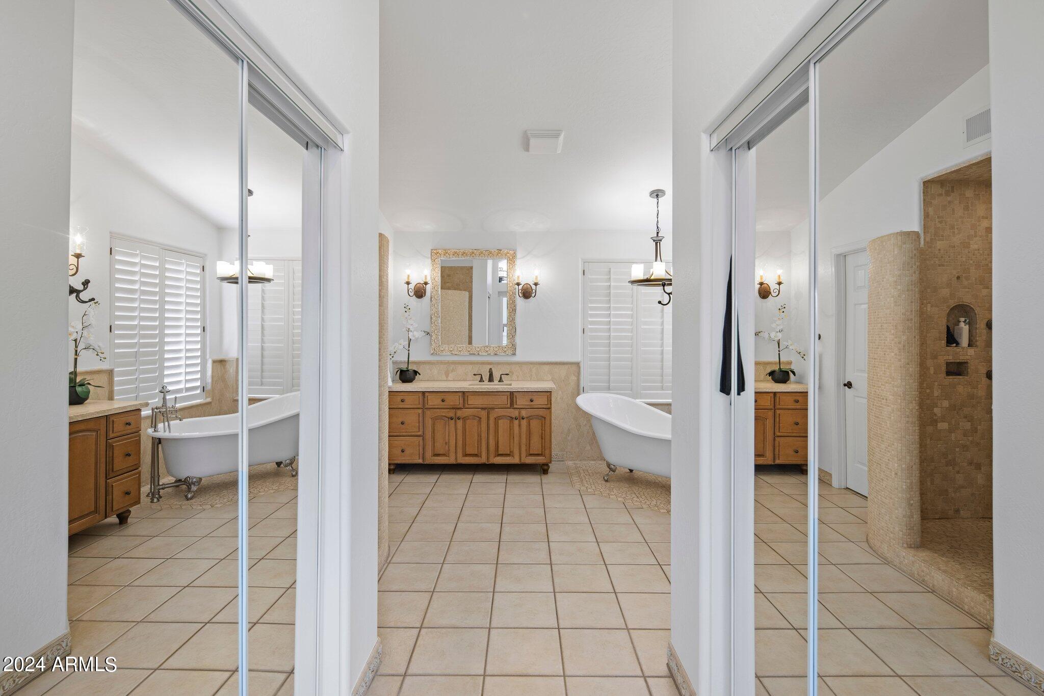 4909 E MICHELLE Drive